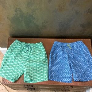 🩳💦🌊Like New Crewcuts Green Crab Print & Blue Geometric Swim Trunks - Two-Pack